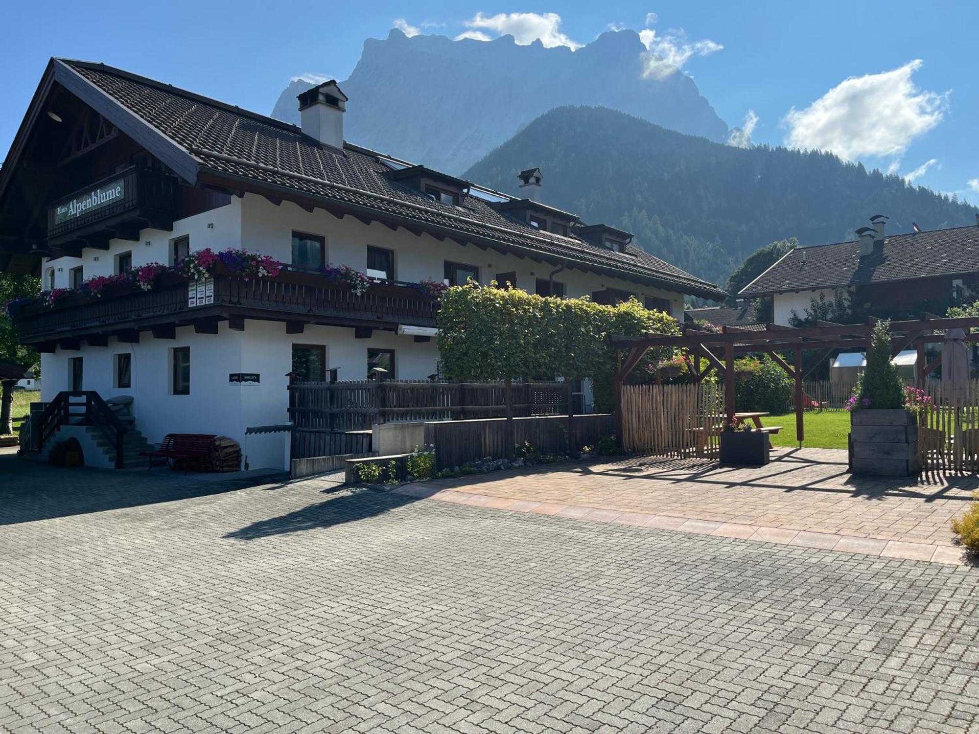 Haus Alpenblume Appartement *
